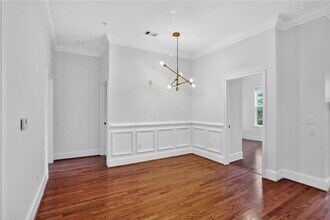 11 Perimeter Center E in Atlanta, GA - Building Photo - Building Photo