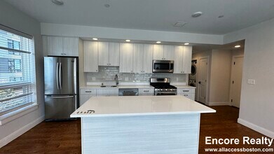 1 Everett St, Unit 203 in Boston, MA - Foto de edificio - Building Photo