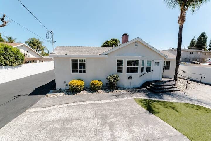 14840 Archwood St in Van Nuys, CA - Foto de edificio