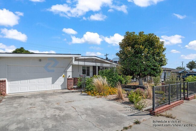 3350 Pepper Tree Ln in San Jose, CA - Building Photo - Building Photo