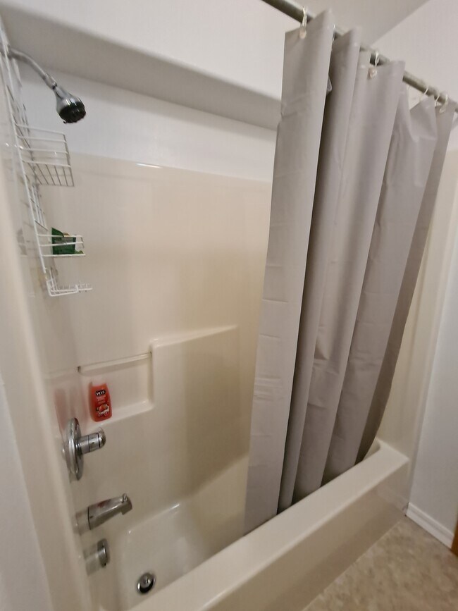 1742 NE 14th St in Lincoln City, OR - Building Photo - Building Photo