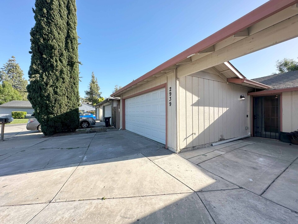 2939 Cushing Ct in Stockton, CA - Building Photo