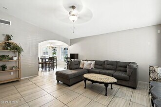 12136 Middle Frk in El Paso, TX - Building Photo - Building Photo