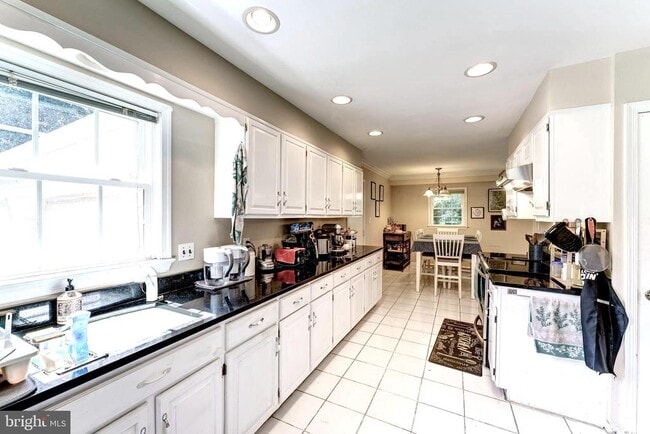 10108 Donegal Ct in Potomac, MD - Building Photo - Building Photo