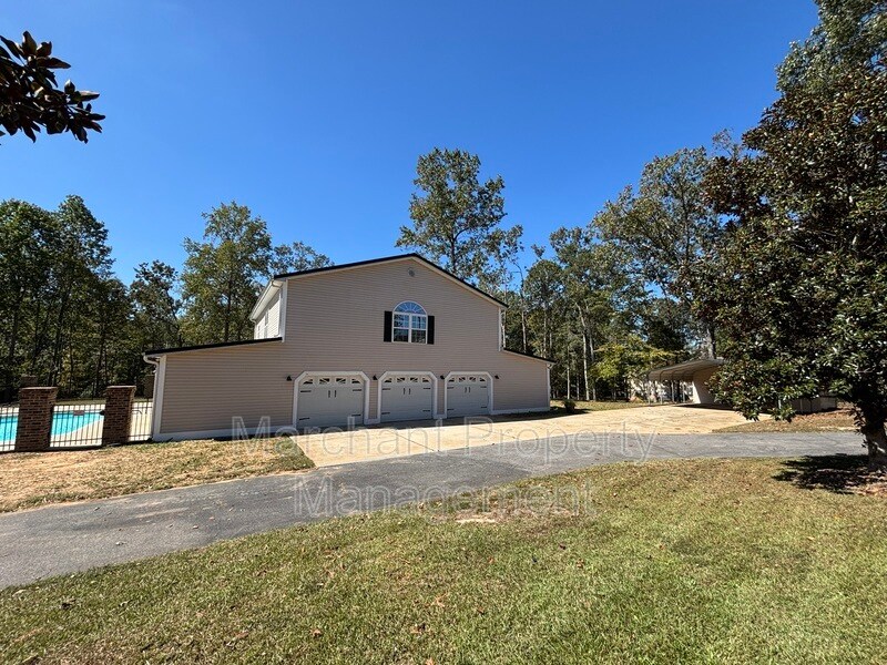 317 Hunter Rd in Fountain Inn, SC - Building Photo