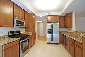 425 Benjamin Dr in Vernon Hills, IL - Building Photo - Building Photo