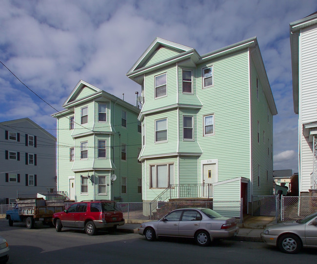 370-378 Ferry St in Fall River, MA - Building Photo - Building Photo