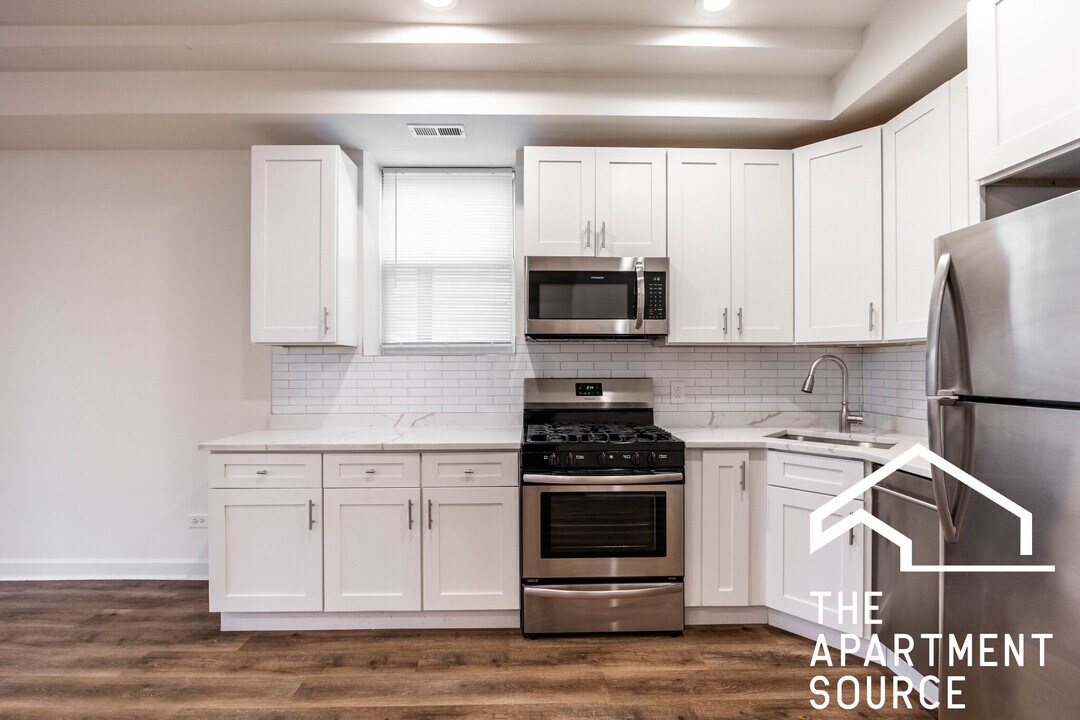 2112 N Campbell Ave, Unit GDN in Chicago, IL - Building Photo