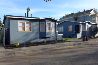 1422 & 1438 Chestnut Street (8 Bungalows) in Oakland, CA - Building Photo - Other