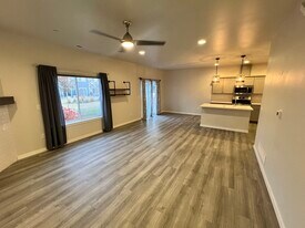 2223 Eversull Ln in North Liberty, IA - Building Photo