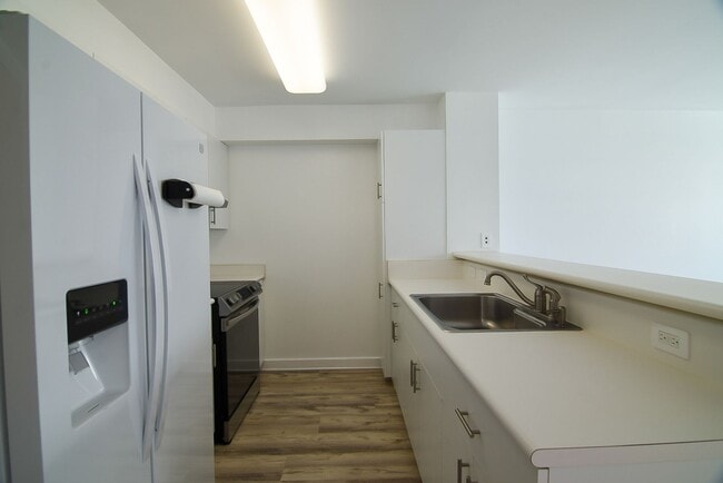 1450 Young St in Honolulu, HI - Building Photo - Building Photo