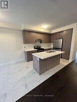 4 Finley Wy in Markham, ON - Building Photo