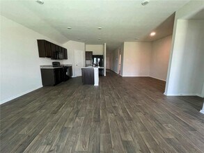 128 Hazel Grv in San Marcos, TX - Building Photo - Building Photo