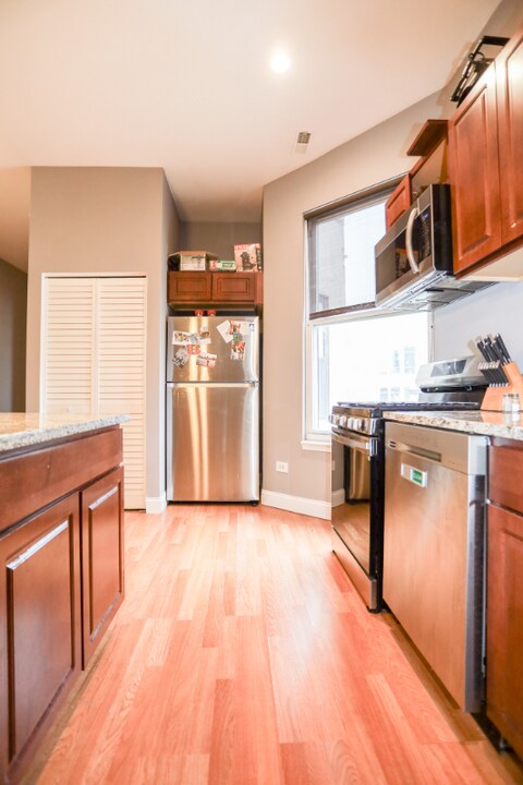 1580 N Clybourn Ave in Chicago, IL - Building Photo