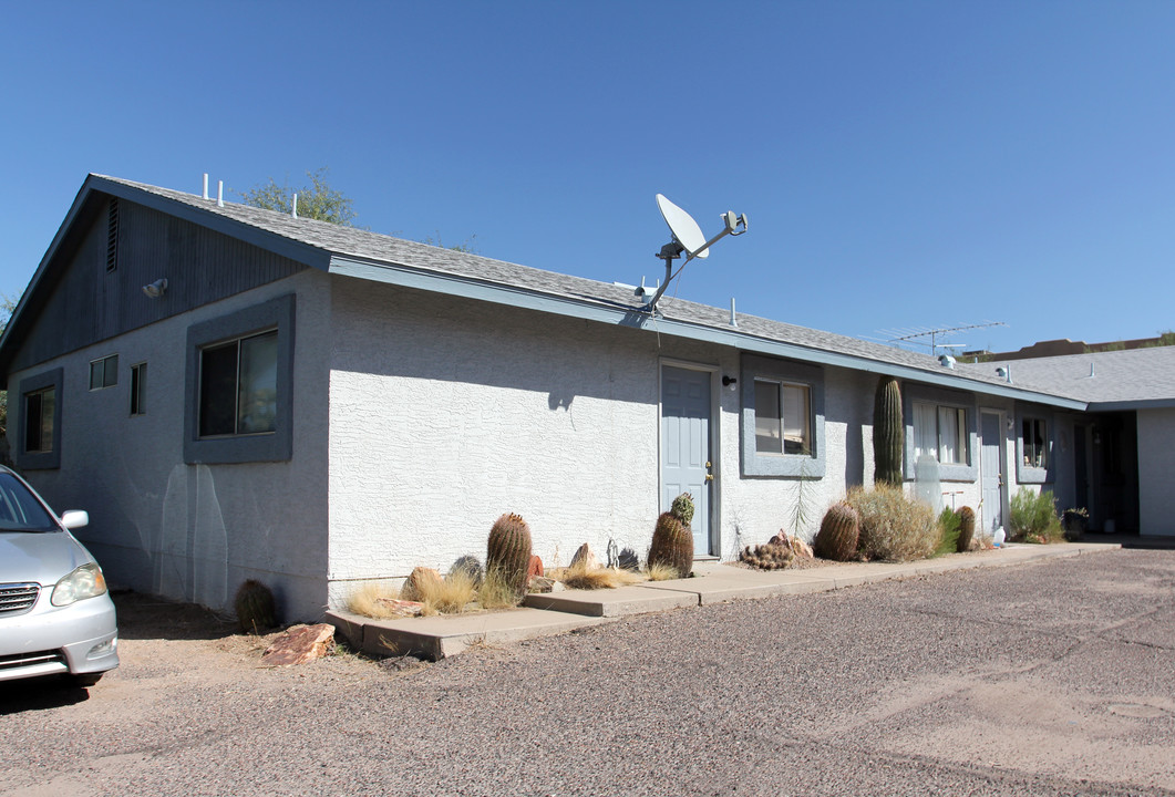 38431 Spur Cross Rd in Cave Creek, AZ - Building Photo