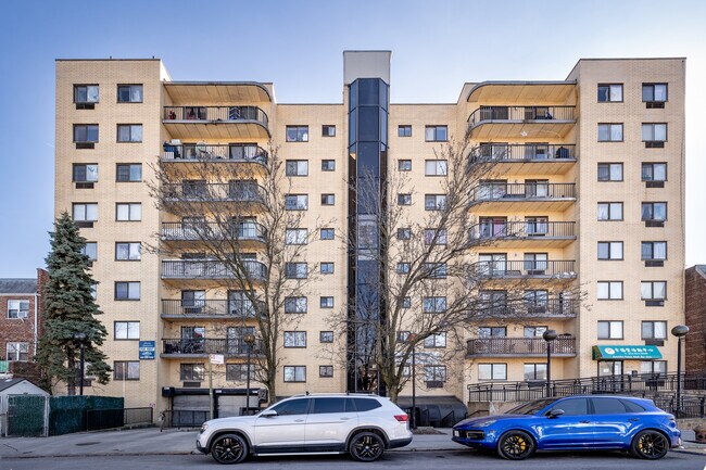 145-16-145-18 34th Ave in Flushing, NY - Foto de edificio - Building Photo