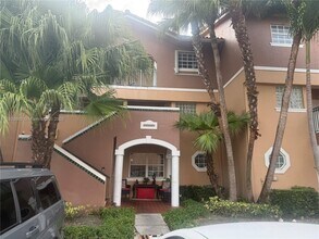 10010 Hammocks Blvd in Miami, FL - Building Photo - Building Photo