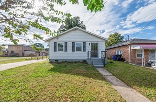 2810 Roanoke Ave in Portsmouth, VA - Building Photo