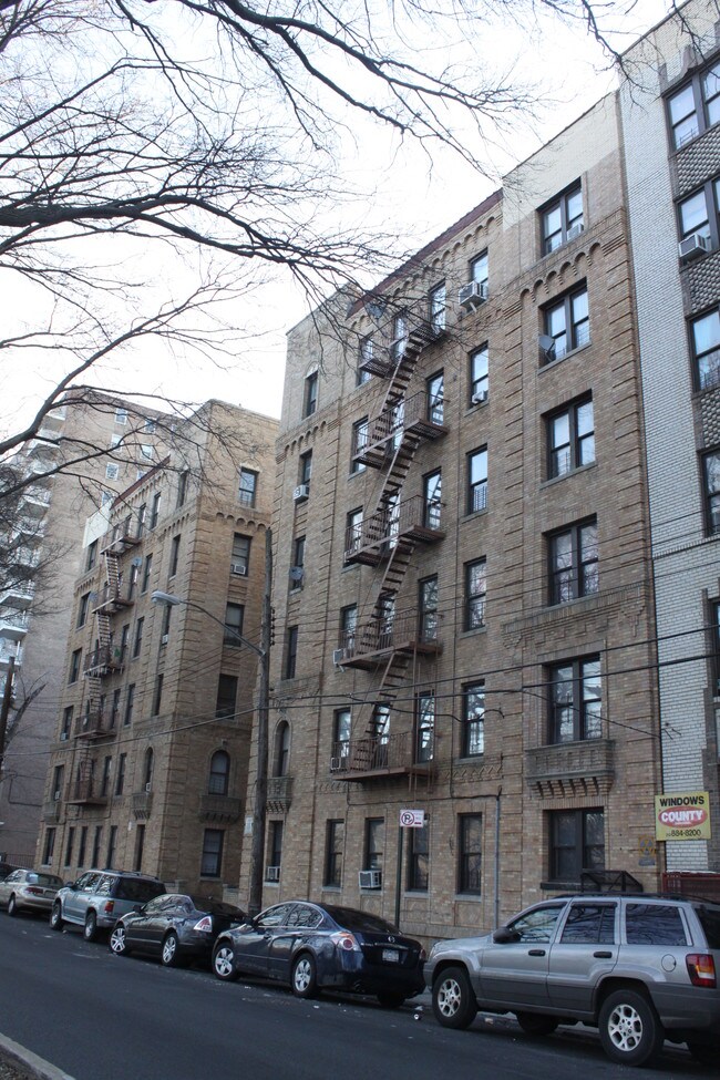 3830 Bronx Blvd in Bronx, NY - Building Photo - Building Photo