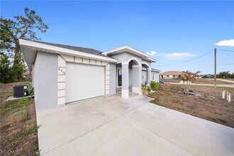 4716 13th St SW in Lehigh Acres, FL - Building Photo - Building Photo