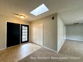 5 Bedroom 4 Bath Home Blending Luxury and in Sioux Falls, SD - Building Photo - Building Photo