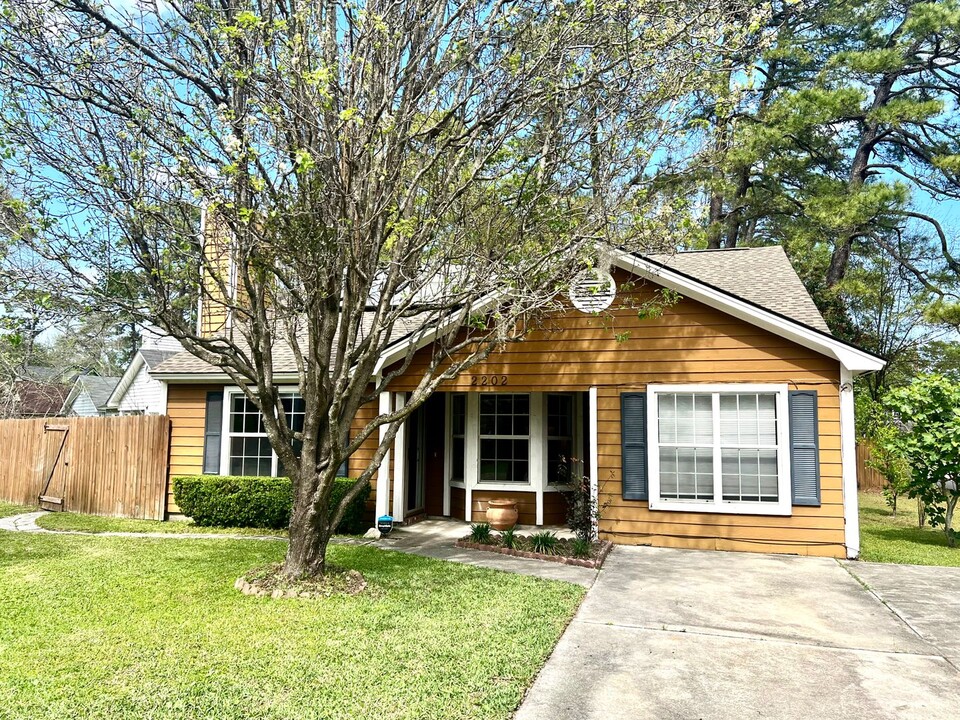 2202 Washington St in Savannah, GA - Building Photo