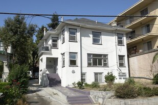 353 Macarthur Blvd in Oakland, CA - Building Photo
