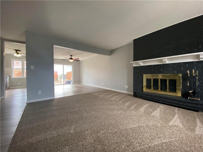 10211 W 96th Terrace in Overland Park, KS - Building Photo - Building Photo