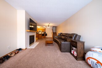 17540 Gillette Way in Lakeville, MN - Building Photo - Building Photo