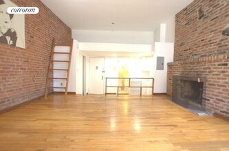 146 W 70th St in New York, NY - Building Photo - Building Photo