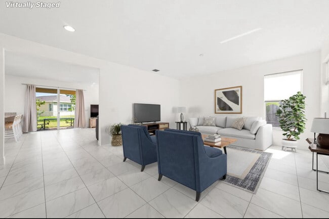 2011 NW Cataluna Cir in Port St. Lucie, FL - Building Photo - Building Photo