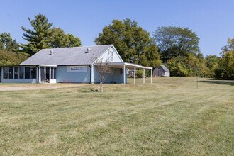 810 Woodbine Rd in Hamilton, OH - Building Photo - Building Photo