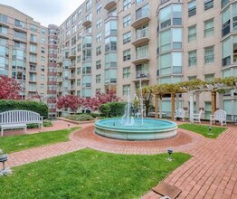 690 D St NW in Washington, DC - Foto de edificio - Building Photo