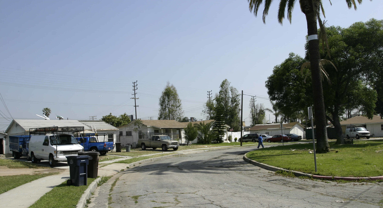 4435-4461 W 115th St in Hawthorne, CA - Building Photo