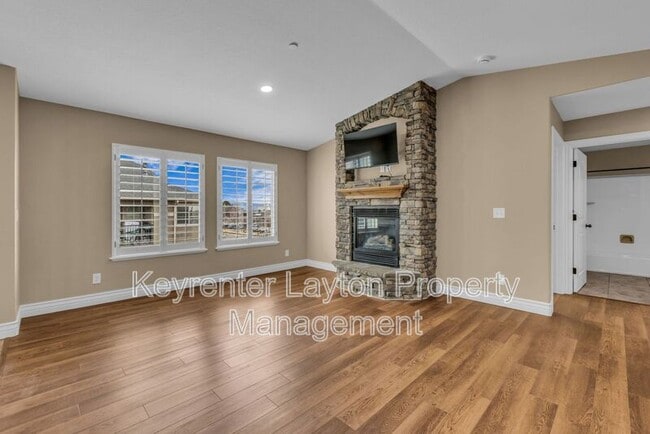 905 S Main St in Layton, UT - Building Photo - Building Photo