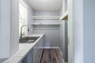 27 Wood St in Seymour, CT - Building Photo - Building Photo