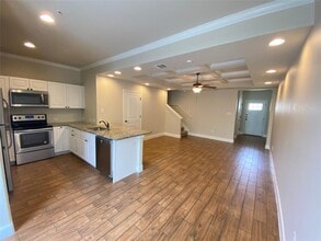6322 Melanzane Ave in San Antonio, TX - Building Photo - Building Photo