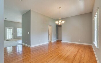 205 Rockingham Meadows Dr in Johnson City, TN - Building Photo - Building Photo