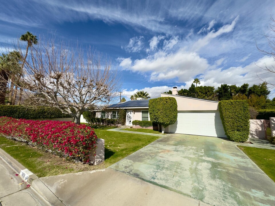 1458 E El Alameda in Palm Springs, CA - Building Photo