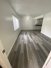 Sunshine Apartments in Downey, CA - Building Photo - Building Photo