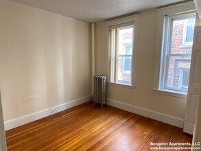 15 Barrows St, Unit 13 in Boston, MA - Foto de edificio - Building Photo