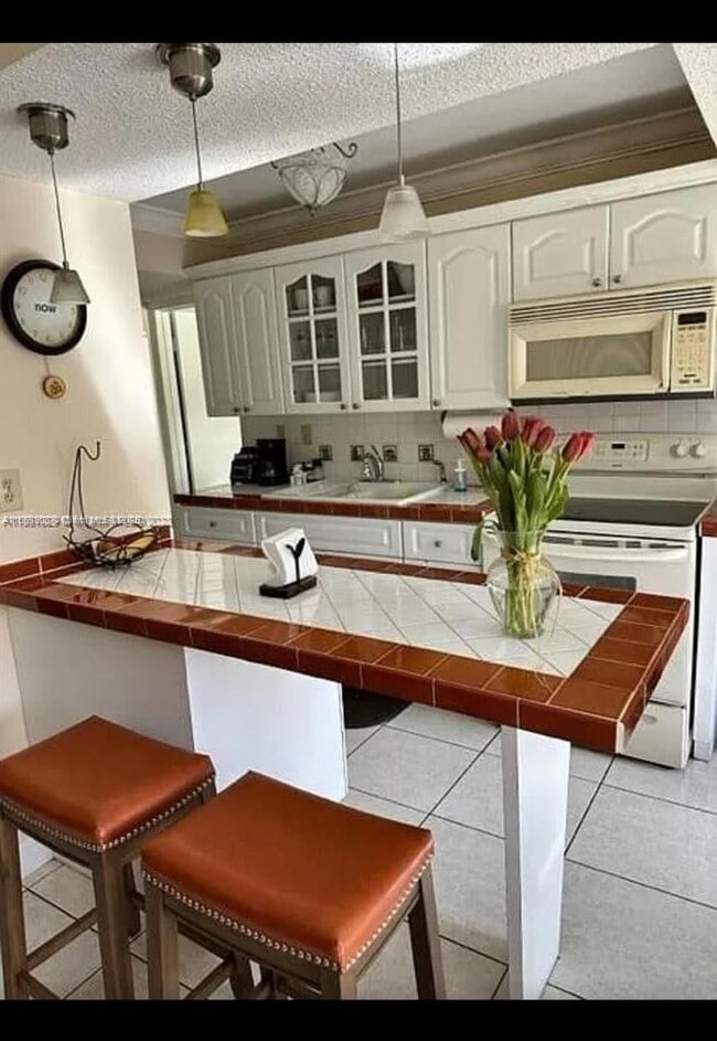 9300 W Flagler St in Miami, FL - Building Photo - Building Photo