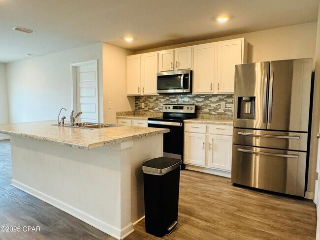 4011 Silver Spur Rd in Callaway, FL - Building Photo - Building Photo