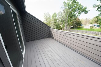 260 Hogan Rd in Fairport, NY - Foto de edificio - Building Photo