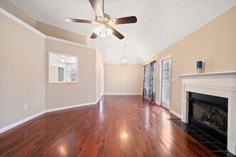 700 Creek Landing Cir in Mount Juliet, TN - Foto de edificio - Building Photo