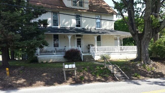 1607 E Strasburg Rd, Unit 1st Floor Apt