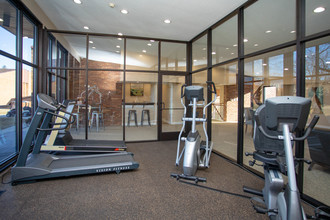 Parkview Village Apartments in Warren, MI - Building Photo - Interior Photo