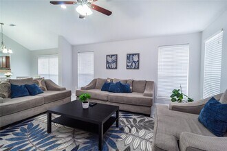 13414 Creek Springs Dr in Houston, TX - Building Photo - Building Photo