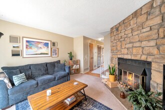 14252 E Hawaii Cir in Aurora, CO - Building Photo - Building Photo