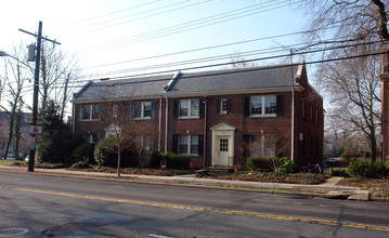 4478 Macarthur Blvd NW in Washington, DC - Building Photo - Building Photo